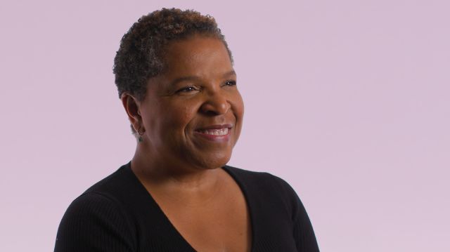 Headshot de Nicole Piggott, fondatrice et présidente de Synclusiv