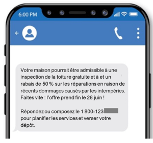 Capture d'écran d'un message texte frauduleux sur un téléphone intelligent offrant une inspection gratuite du toit et 50 % de rabais sur les réparations, demandant à la personne d'appeler et de payer un dépôt.